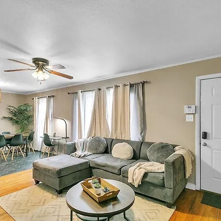 Cozy Family Retreat With Spacious Yard Home